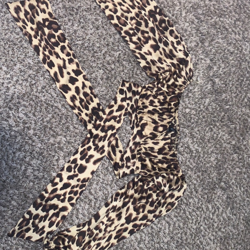 Cropped leopard tie top from Windsor!